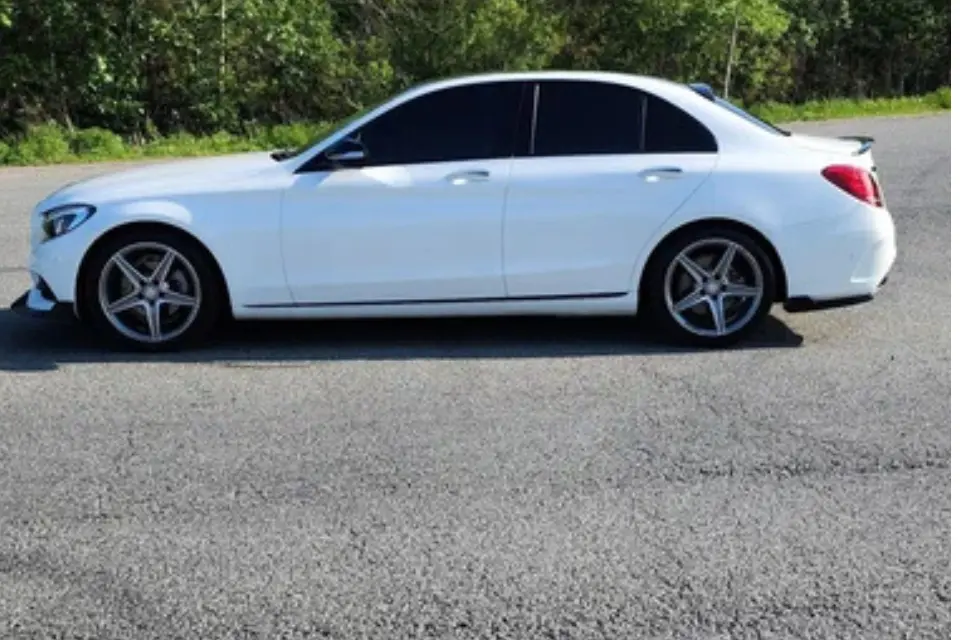 The Mercedes-Benz C180 (2)